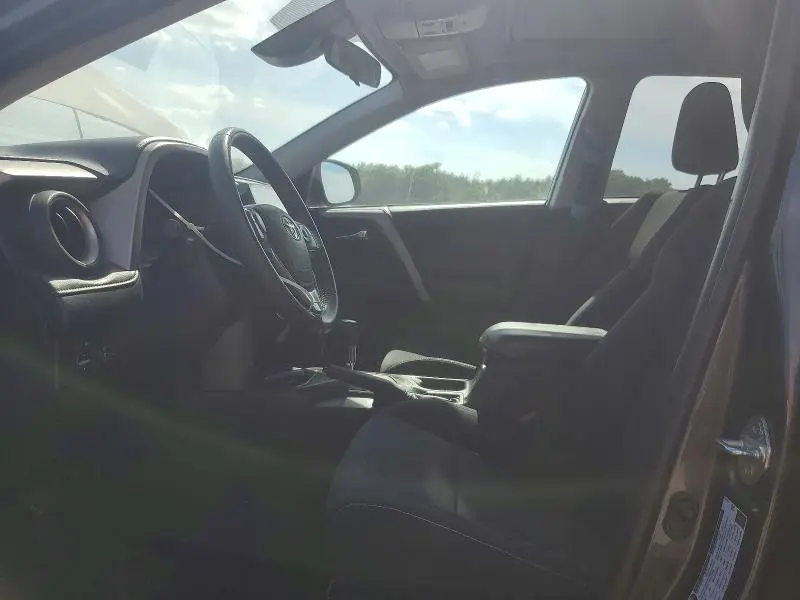 2018 TOYOTA RAV4 XLE  