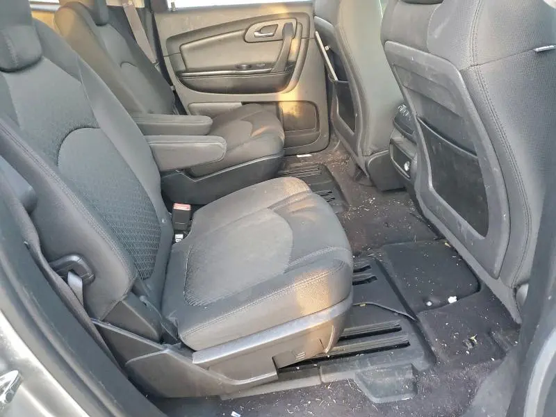 2010 CHEVROLET TRAVERSE LT  