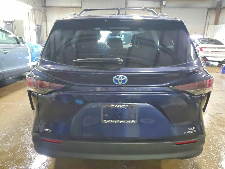 2024 TOYOTA SIENNA XLE 7-PASSENGER  