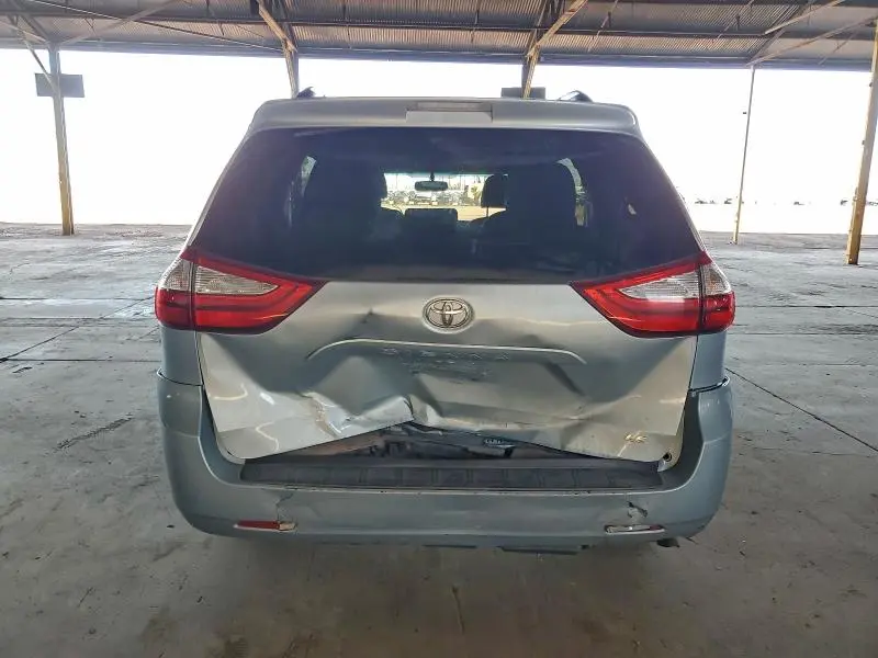 2015 TOYOTA SIENNA LE 8-PASSENGER  