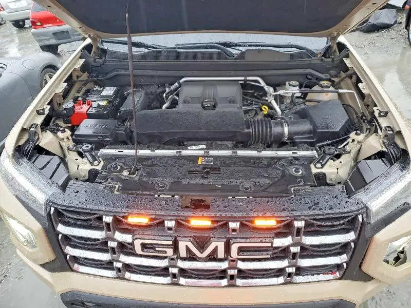 2024 GMC CANYON AT4  