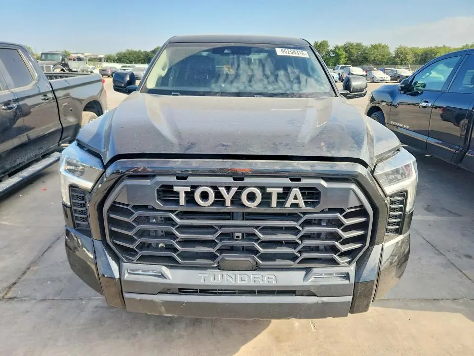 2022 TOYOTA TUNDRA SR5  