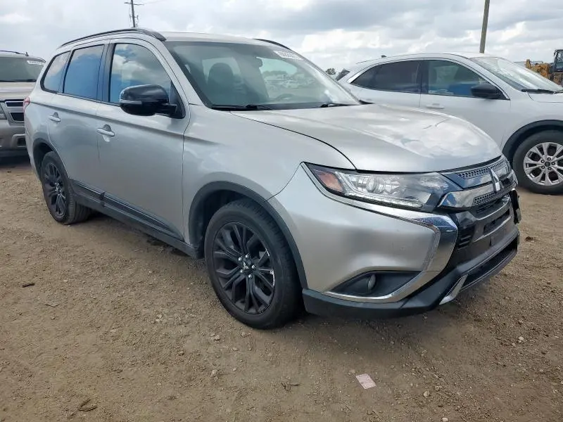 2019 MITSUBISHI OUTLANDER SE  