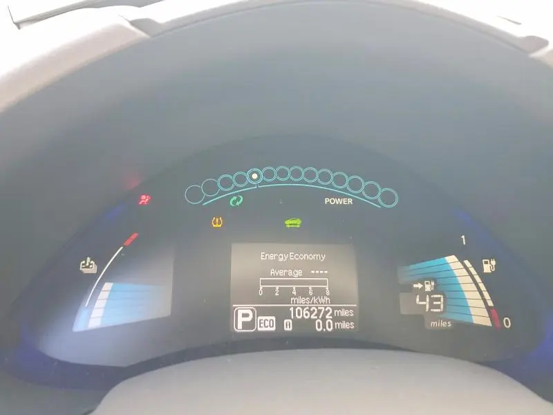 2015 NISSAN LEAF SV  