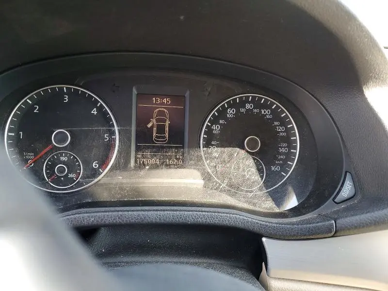 2013 VOLKSWAGEN PASSAT SE  