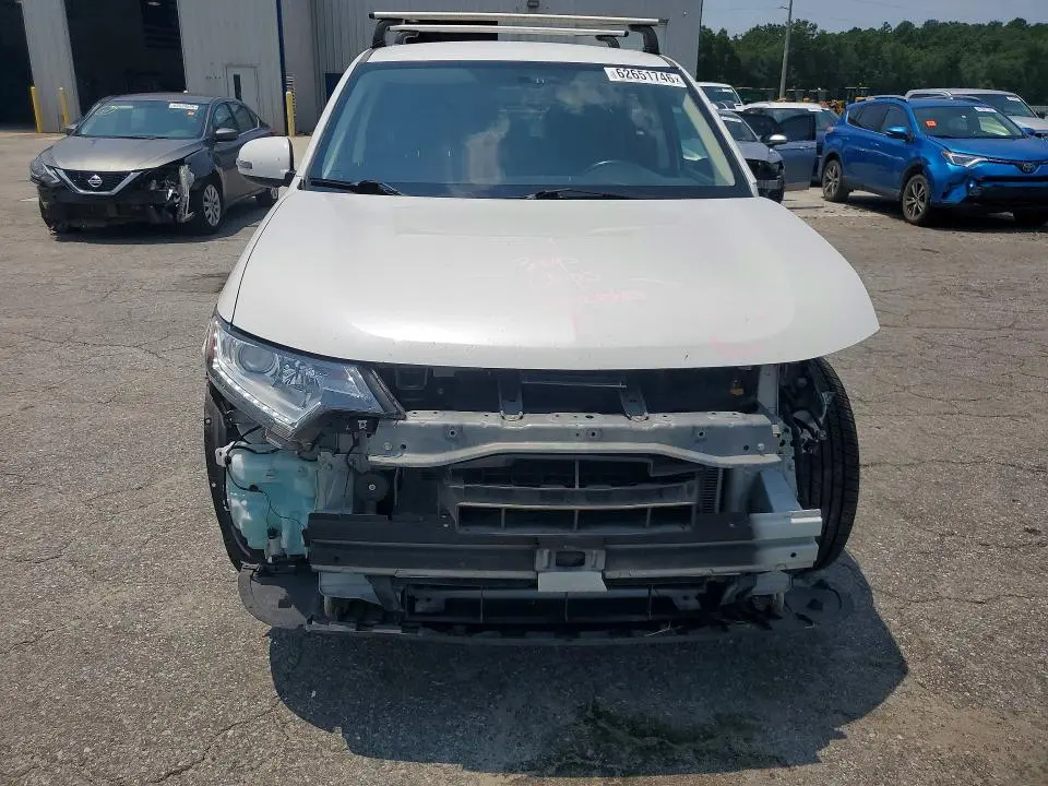 2017 MITSUBISHI OUTLANDER SE  