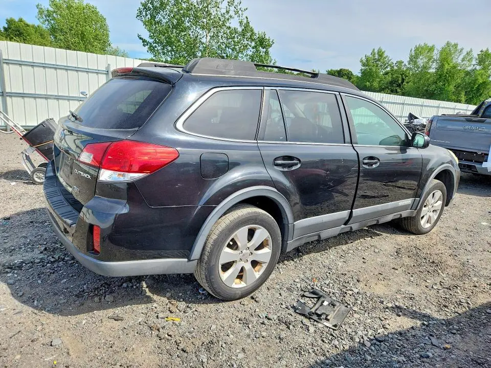 2010 SUBARU OUTBACK 2.5I PREMIUM  