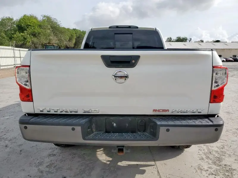 2016 NISSAN TITAN XD SL  