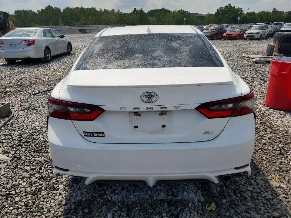 2022 TOYOTA CAMRY SE  