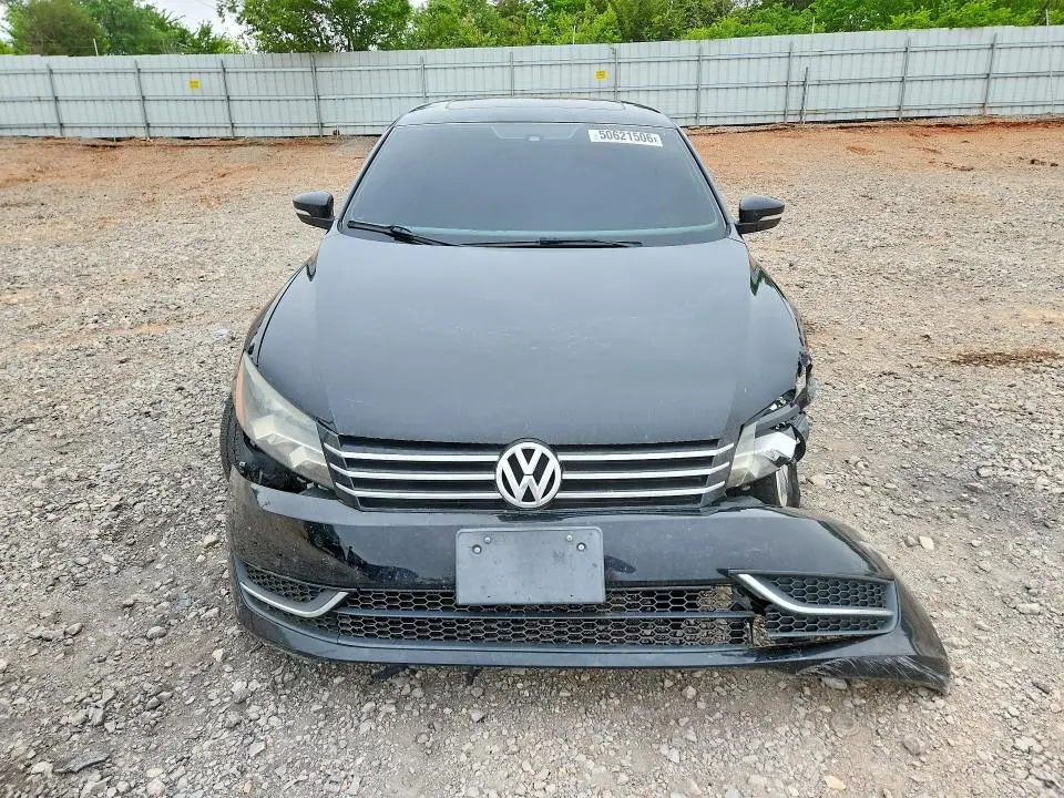 2013 VOLKSWAGEN PASSAT SE  