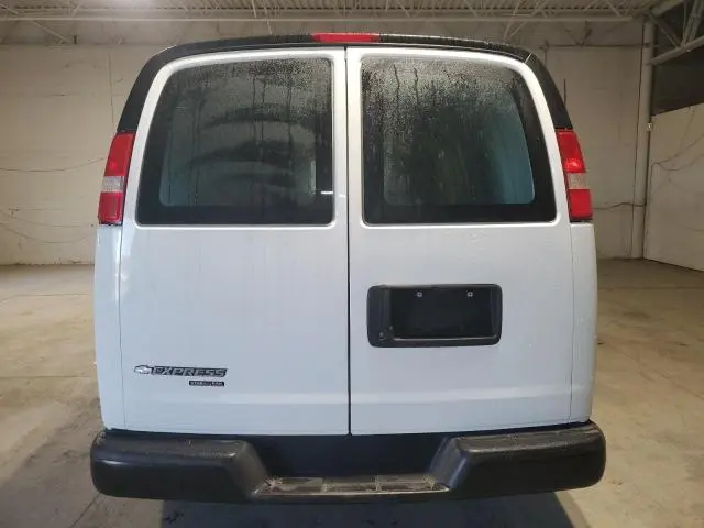 2016 CHEVROLET EXPRESS G2500   