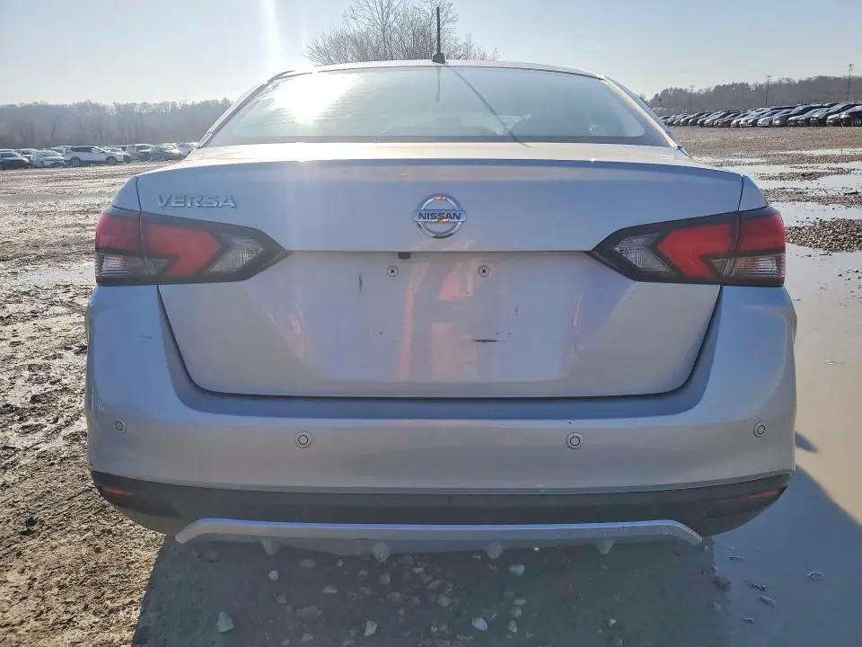 2021 NISSAN VERSA S  