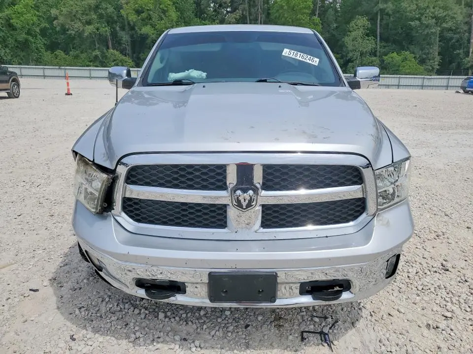 2018 RAM 1500 SLT  
