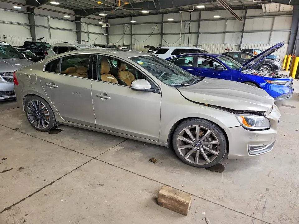 2015 VOLVO S60 PLATINUM  