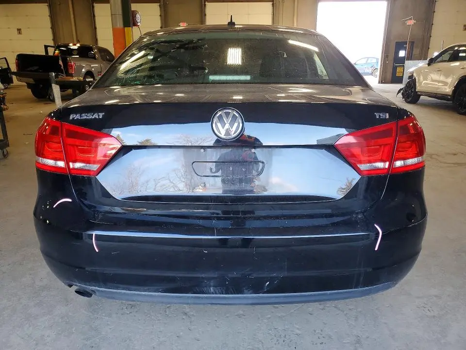 2015 VOLKSWAGEN PASSAT S  