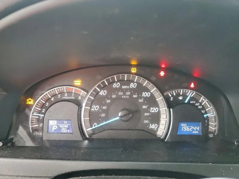 2012 TOYOTA CAMRY SE  