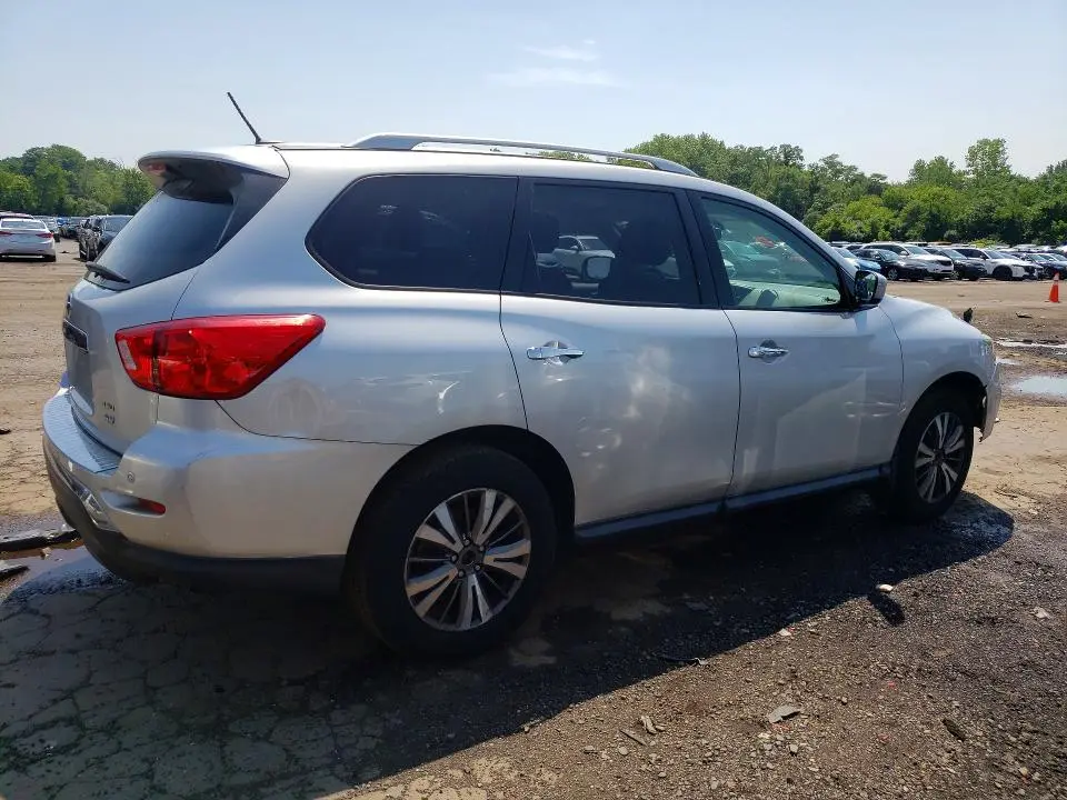 2017 NISSAN PATHFINDER SV  