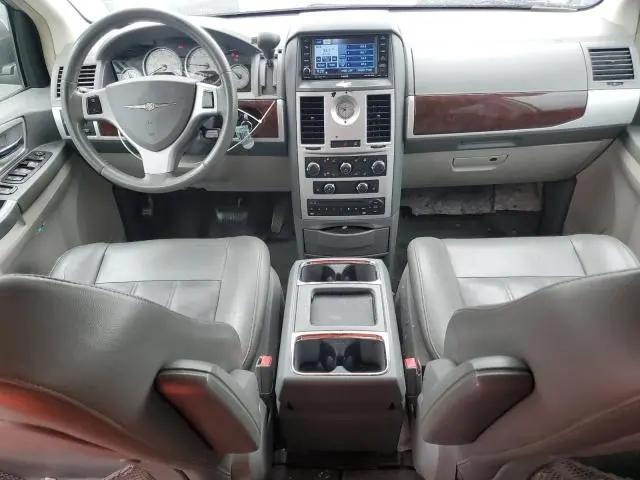 2010 CHRYSLER TOWN & COUNTRY TOURING