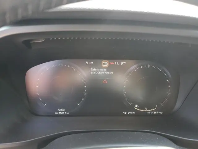 2020 VOLVO XC40 T5 MOMENTUM  