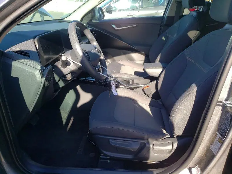 2025 KIA NIRO LX  
