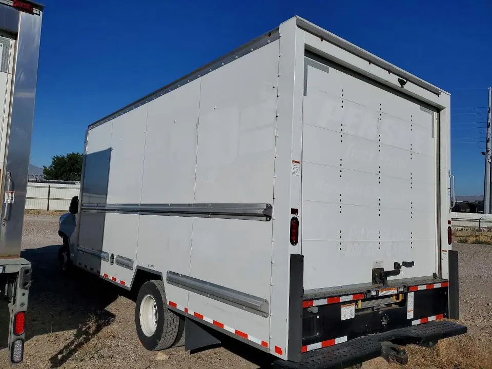 2022 GMC SAVANA BOX TRUCK