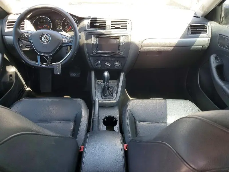2016 VOLKSWAGEN JETTA SE  