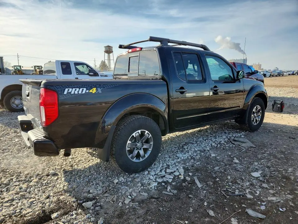 2017 NISSAN FRONTIER PRO-4X  