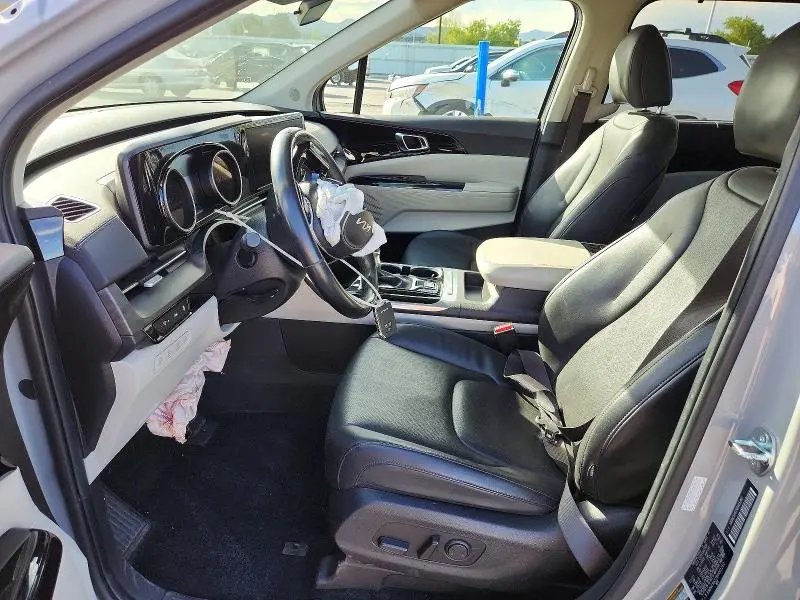 2024 KIA CARNIVAL EX  
