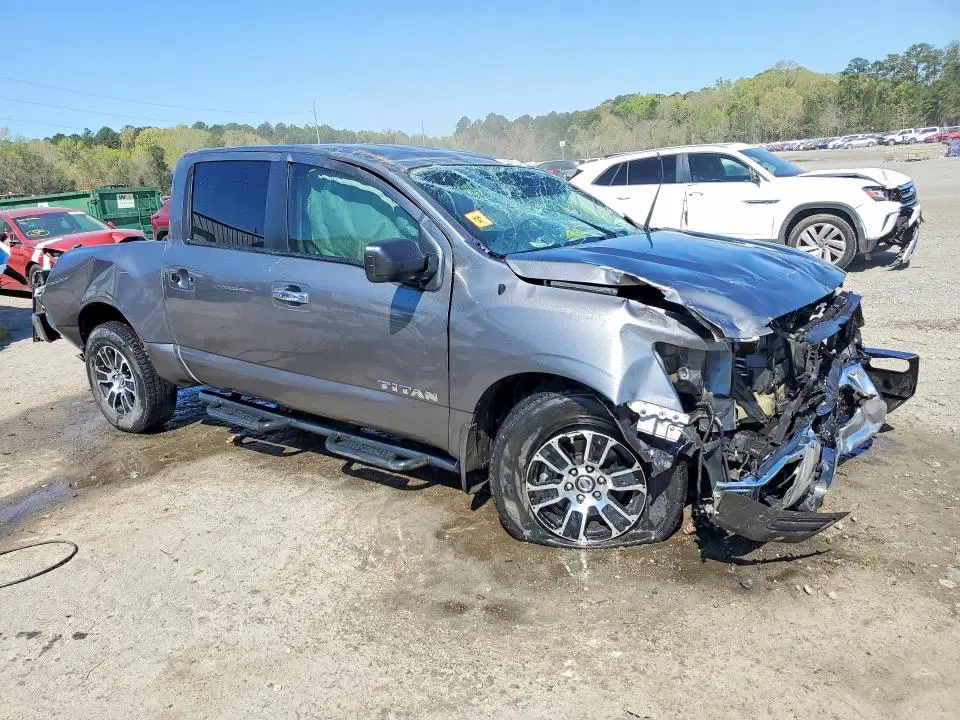 2021 NISSAN TITAN SV  