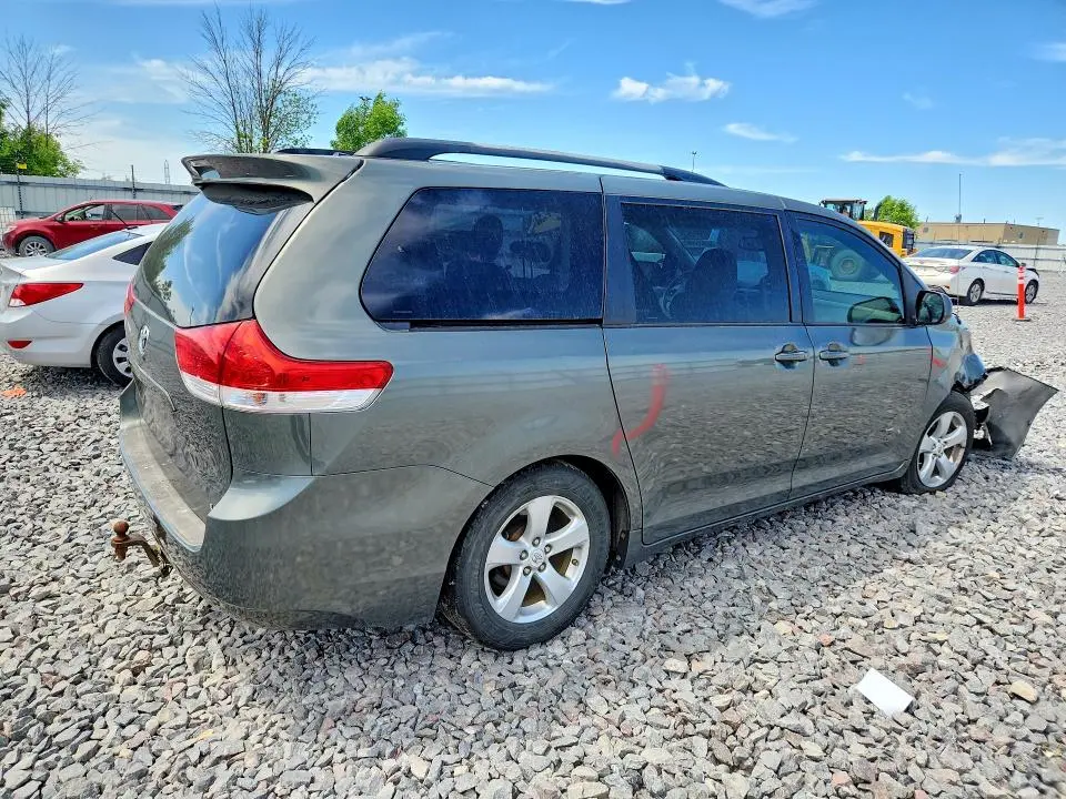 2011 TOYOTA SIENNA LE  