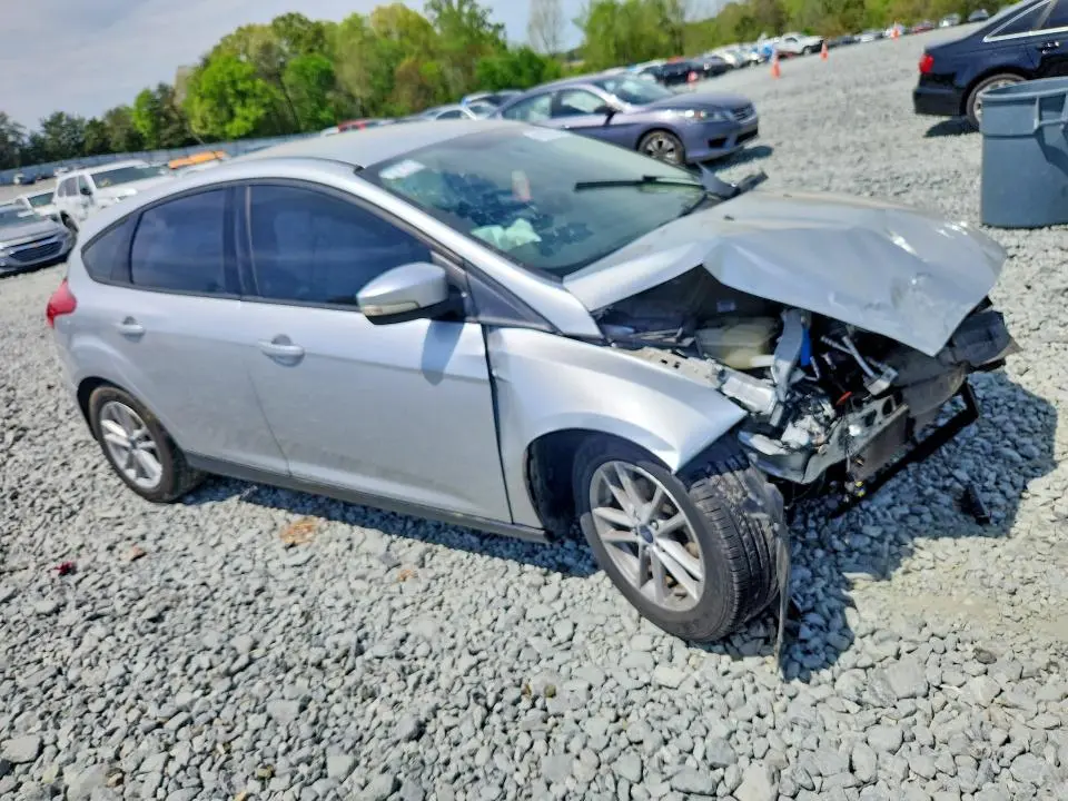 2017 FORD FOCUS SE  