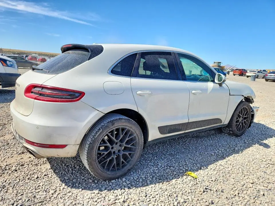 2016 PORSCHE MACAN S  