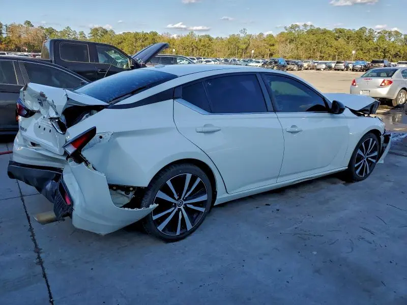 2019 NISSAN ALTIMA SR  