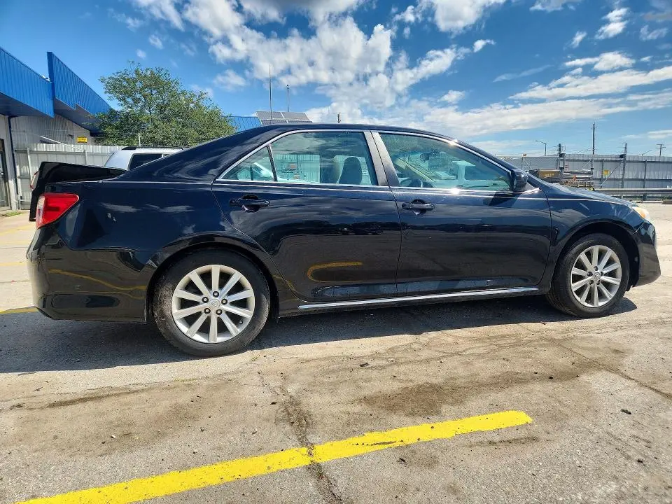 2014 TOYOTA CAMRY XLE  