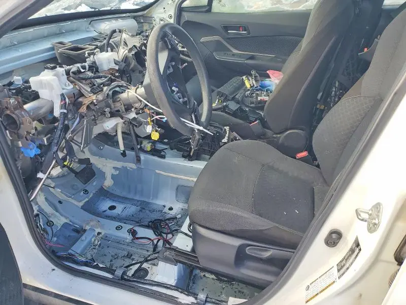 2020 TOYOTA C-HR XLE  