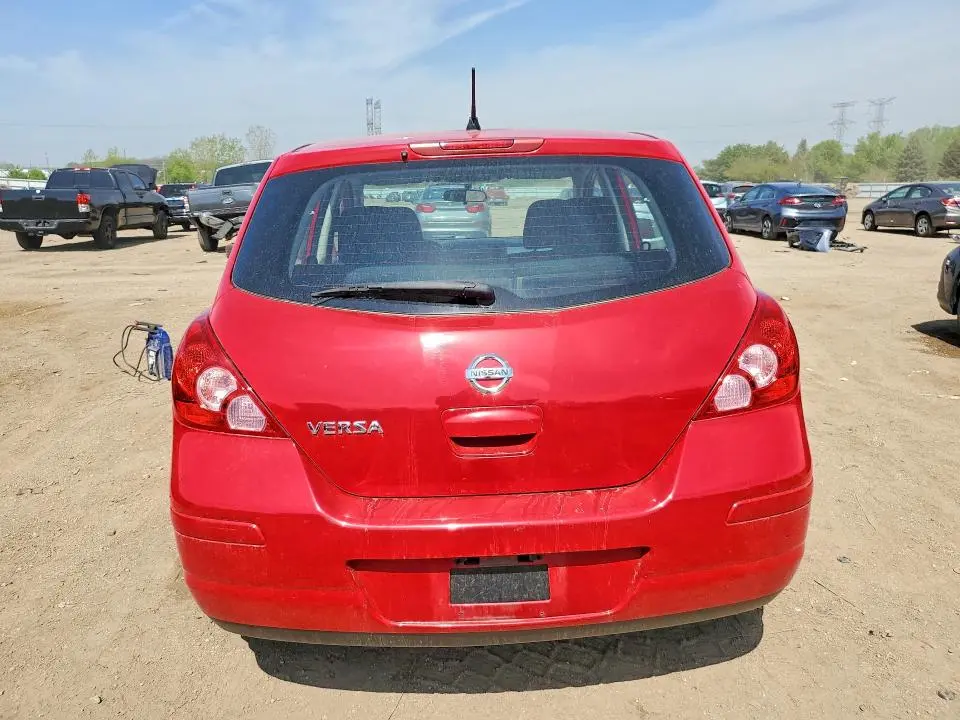 2011 NISSAN VERSA 1.8 S  