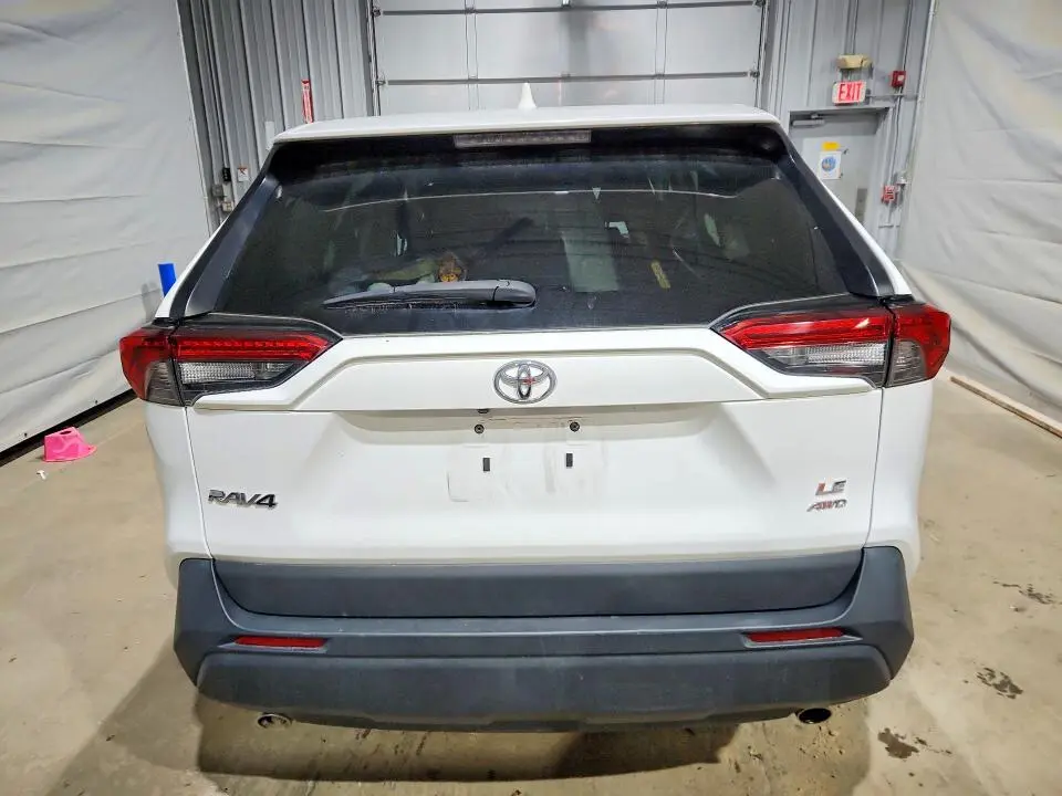 2022 TOYOTA RAV4 LE  