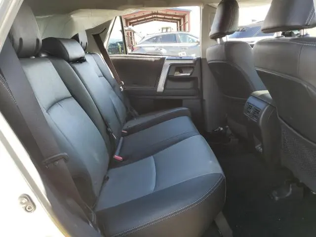 2023 TOYOTA 4RUNNER SE  