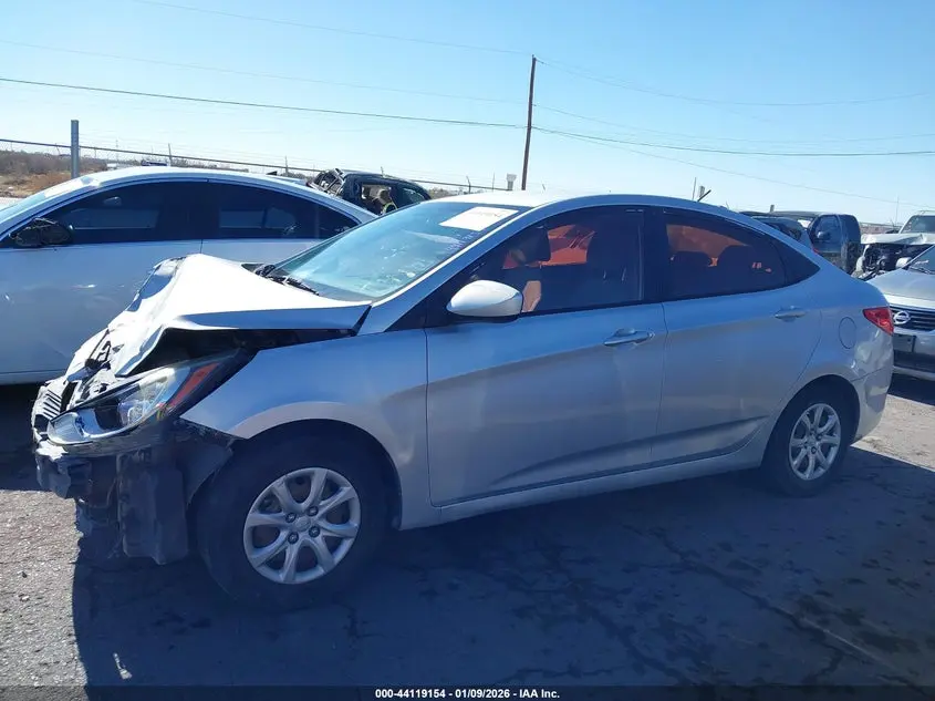 2013 HYUNDAI ACCENT GLS
