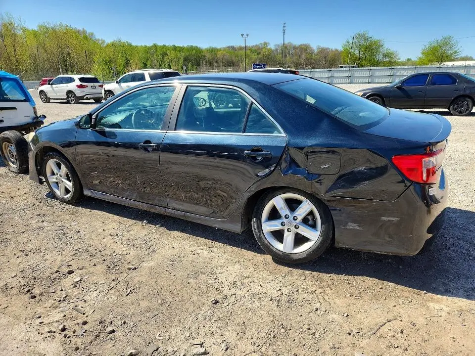 2012 TOYOTA CAMRY SE  