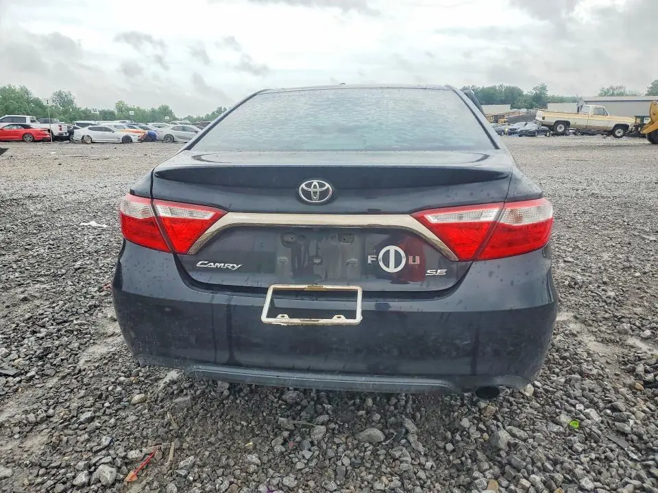 2017 TOYOTA CAMRY SE  