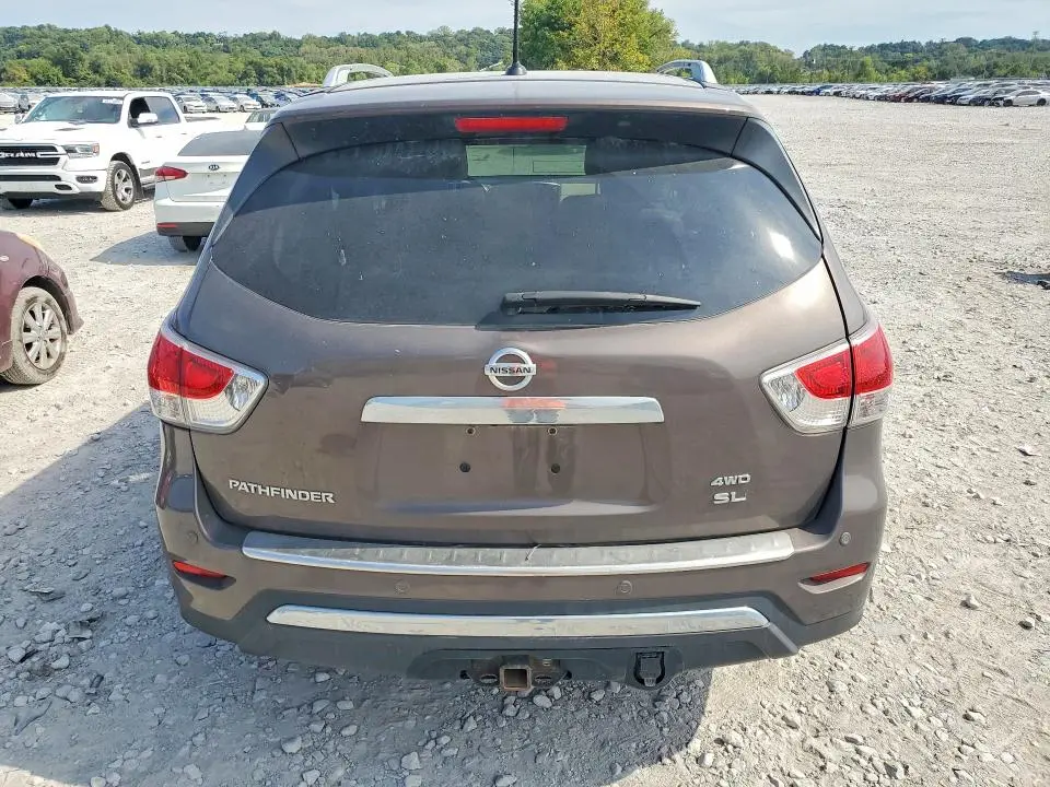 2016 NISSAN PATHFINDER SL  