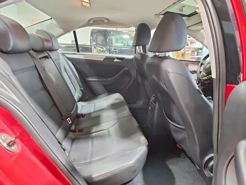 2011 VOLKSWAGEN JETTA SEL  