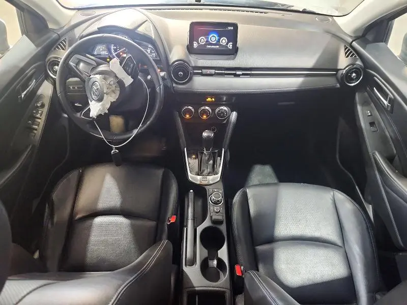 2019 TOYOTA YARIS XLE  