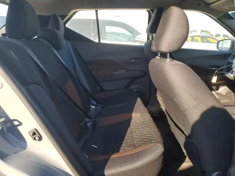 2022 NISSAN KICKS SR  