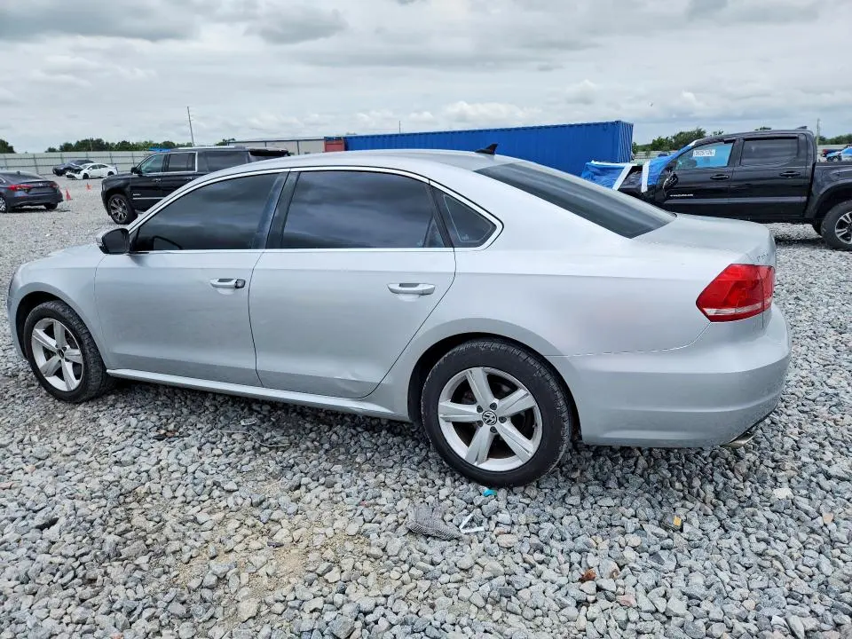 2013 VOLKSWAGEN PASSAT SE  