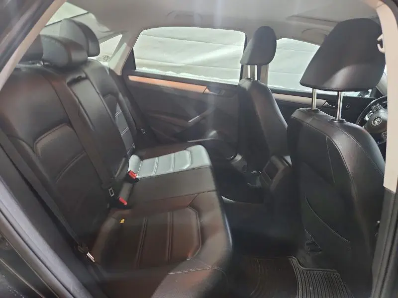 2012 VOLKSWAGEN PASSAT SE  