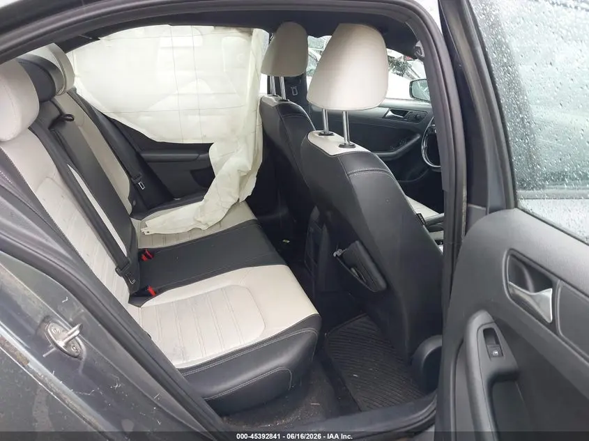 2016 VOLKSWAGEN JETTA 1.8T SPORT