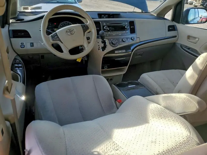 2012 TOYOTA SIENNA LE  