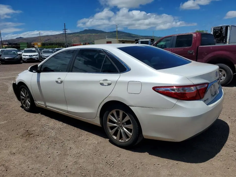 2016 TOYOTA CAMRY LE  